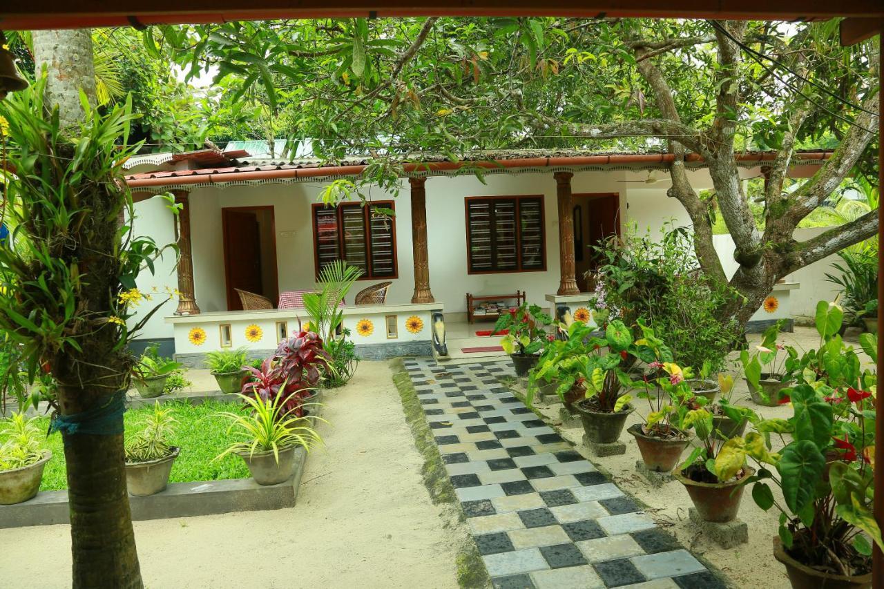 מאראריקולם Marari Nest Beach Homestay מראה חיצוני תמונה
